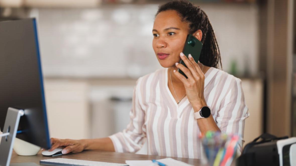 Espacio de trabajo profesional para edición cinematográfica